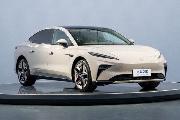 Концерн SAIC представил большой лифтбек Feifan F7