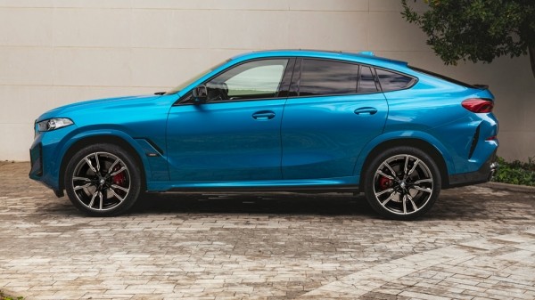 Компания BMW обновила кроссоверы X5 и X6 Компания BMW обновила кроссоверы X5 и X6