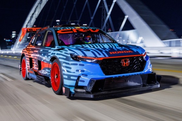 Дайджест дня: 800-сильная Honda CR-V, Москвич против утильсбора и другие события индустрии Дайджест дня: 800-сильная Honda CR-V, Москвич против утильсбора и другие события индустрии