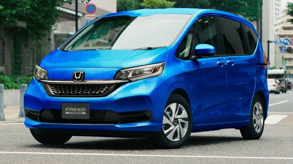 В Россию привезли семиместные компактвэны Honda Freed дешевле, чем LADA Vesta