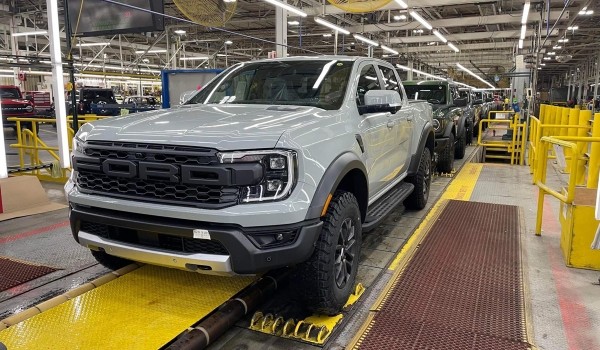 Дайджест дня: Mustang и Hummer с молотка, новый директор УАЗа и другие события индустрии Дайджест дня: Mustang и Hummer с молотка, новый директор УАЗа и другие события индустрии