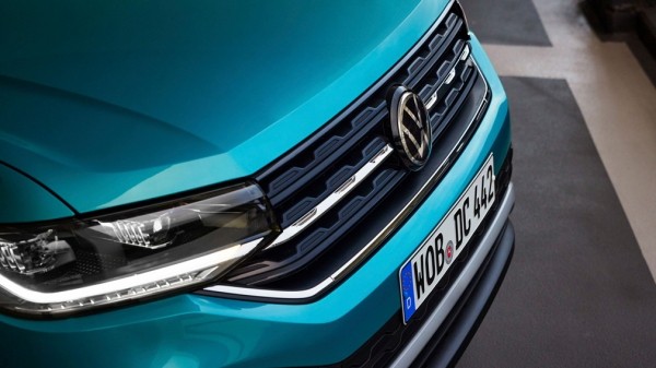 Компактный Volkswagen T-Cross появился в России: известна стоимость Компактный Volkswagen T-Cross появился в России: известна стоимость