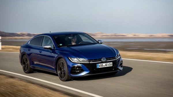 В России начали продавать мощные лифтбеки Volkswagen Arteon R В России начали продавать мощные лифтбеки Volkswagen Arteon R
