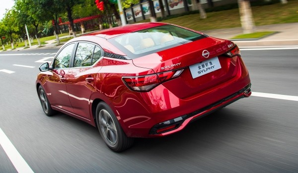 Представлен обновленный седан Nissan Sylphy Представлен обновленный седан Nissan Sylphy