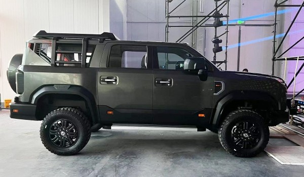 Исполинский внедорожник Dongfeng Warrior MS20: последователь Хаммера Исполинский внедорожник Dongfeng Warrior MS20: последователь Хаммера