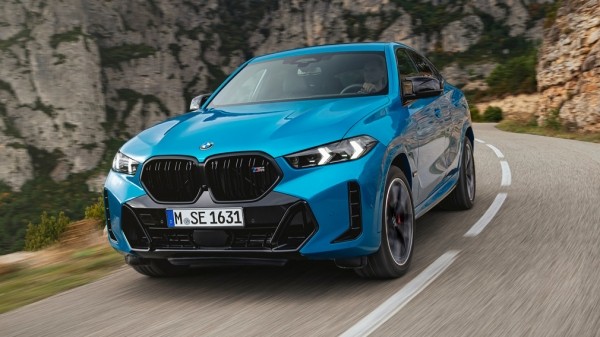 Компания BMW обновила кроссоверы X5 и X6 Компания BMW обновила кроссоверы X5 и X6