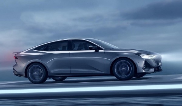 Лифтбек Changan Uni-V в России официально: объявлена цена Лифтбек Changan Uni-V в России официально: объявлена цена