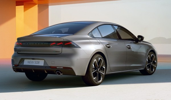 Обновлены лифтбек и универсал Peugeot 508 Обновлены лифтбек и универсал Peugeot 508