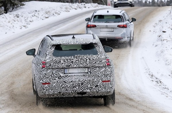 Абсолютно новый кроссовер Skoda Kodiaq вышел на тесты