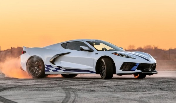 Дайджест дня: автомобиль года на конвейере, новый китайский Hummer и другие события индустрии Дайджест дня: автомобиль года на конвейере, новый китайский Hummer и другие события индустрии