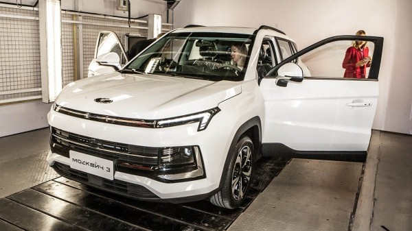 Автодилеры в регионах России установили свои цены на кроссоверы «Москвич 3» в 2023 году