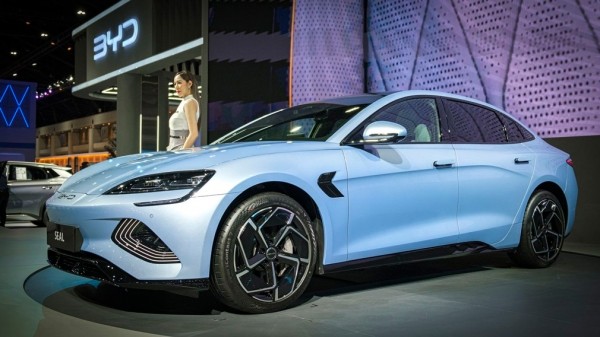 В Россию привезли конкурента Tesla Model 3 из Китая