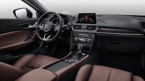 В РФ привезли «китайские» кросс-купе Mazda CX-4: названы цены