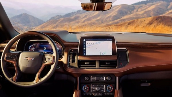 Новый внедорожник Chevrolet Tahoe оказался на разборке у блогера из РФ