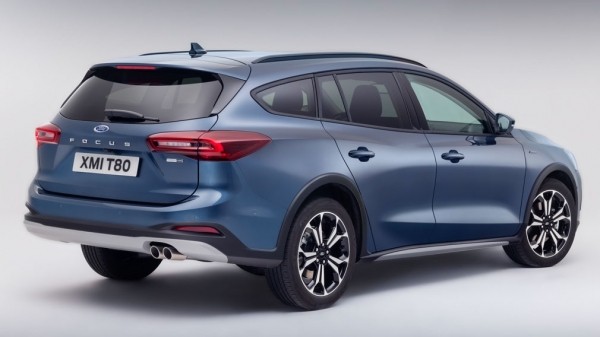 У московского автодилера заметили Ford Focus четвертого поколения