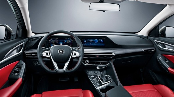 Ожидаемый в России седан Changan Eado Plus был замечен в Москве