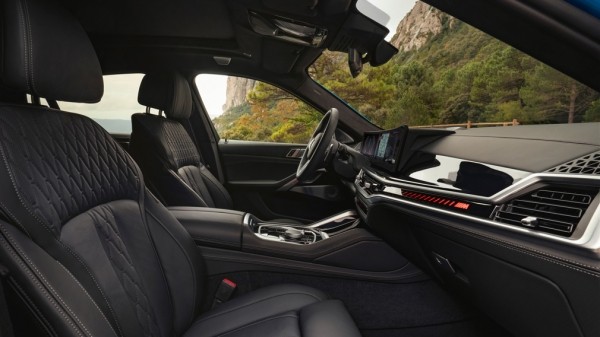 Компания BMW обновила кроссоверы X5 и X6 Компания BMW обновила кроссоверы X5 и X6