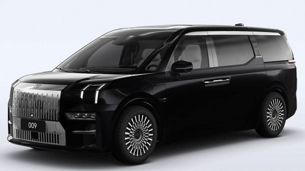 Каждый третий житель России хочет пересесть на электромобиль в 2023 году