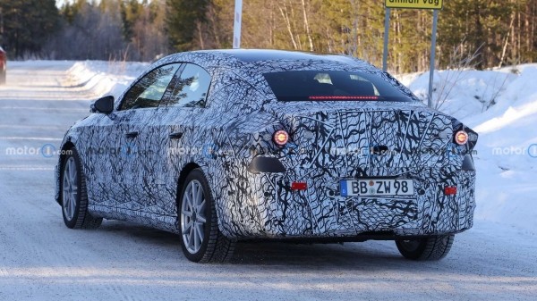 Компания Mercedes-Benz тестирует прототипы обновленного Mercedes-Benz CLA 