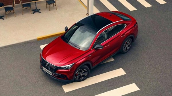 В России объявлен старт продаж максимальной версии кроссовера Changan Uni-T стоимостью в 3,05 млн рублей