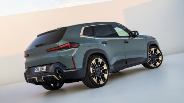 В России выставили на продажу самый мощный в истории серийный автомобиль BMW за 30 млн рублей В России выставили на продажу самый мощный в истории серийный автомобиль BMW за 30 млн рублей