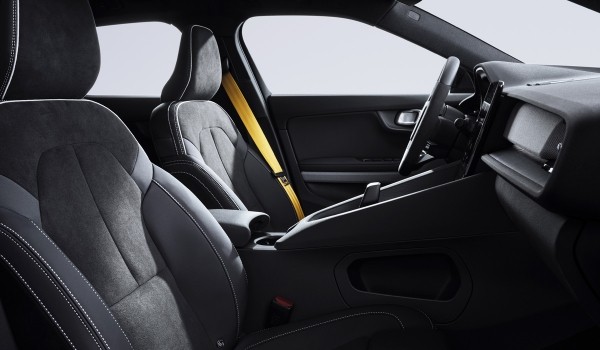 Драйверский Polestar 2 вернулся после обновления Драйверский Polestar 2 вернулся после обновления