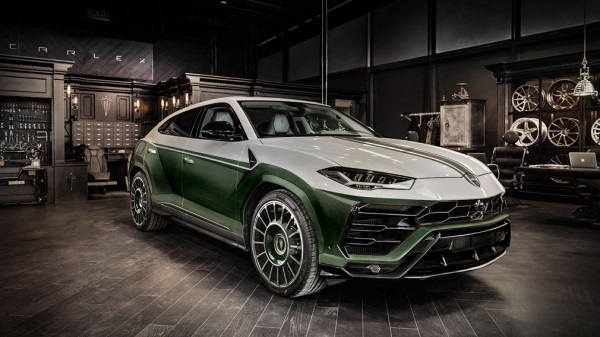 Специалисты Carlex Design к празднику доработали Lamborghini Urus