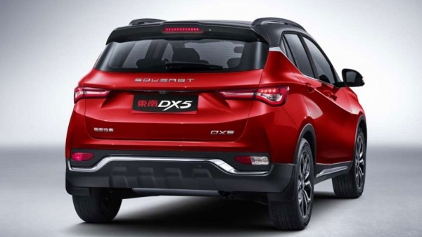 В РФ появится бюджетный кроссовер Soueast DX5 В РФ появится бюджетный кроссовер Soueast DX5