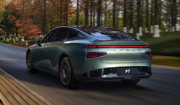 Обновленному седану Xpeng P7i добавили интеллекта Обновленному седану Xpeng P7i добавили интеллекта