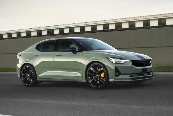 Драйверский Polestar 2 вернулся после обновления Драйверский Polestar 2 вернулся после обновления