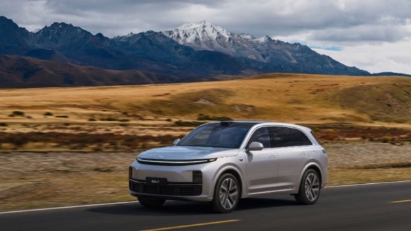 В РФ появился китайский гибридный кроссовер Lixiang L7