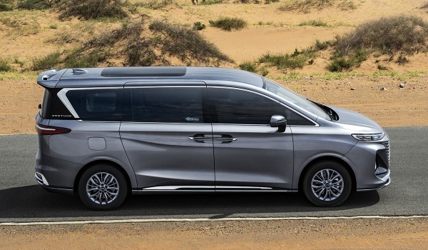 Новый минивэн Bestune M9: «красное знамя» за полцены Новый минивэн Bestune M9: «красное знамя» за полцены