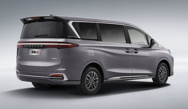 Новый минивэн Bestune M9: «красное знамя» за полцены Новый минивэн Bestune M9: «красное знамя» за полцены