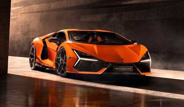 Представлен наследник Авентадора: Lamborghini Revuelto Представлен наследник Авентадора: Lamborghini Revuelto