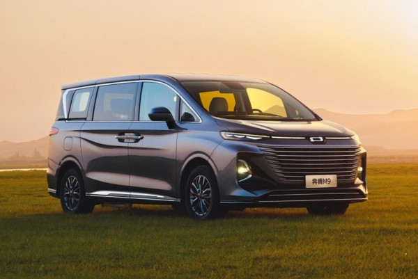 Новый минивэн Bestune M9: «красное знамя» за полцены Новый минивэн Bestune M9: «красное знамя» за полцены