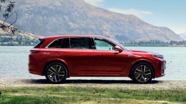 В РФ появился китайский гибридный кроссовер Lixiang L7