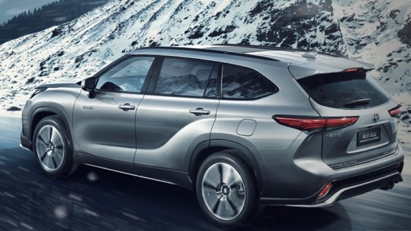 Первый в истории кроссовер Toyota Crown начали продавать в РФ Первый в истории кроссовер Toyota Crown начали продавать в РФ