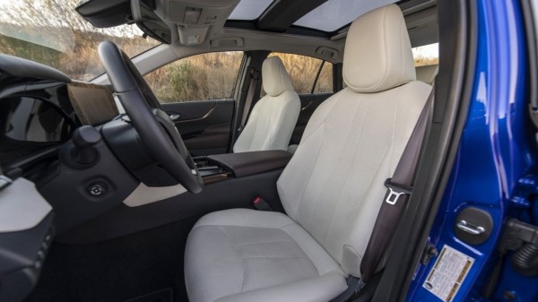 Дебютировал водородный седан Toyota Mirai 2023 года