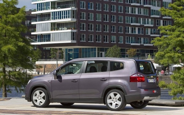 Автосайт «За рулем» назвал неожиданную замену кроссоверам по цене LADA Granta 