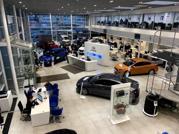 АВТОСТАТ: При выборе автомашины россияне стали чаще учитывать стоимость запчастей в 2023 году