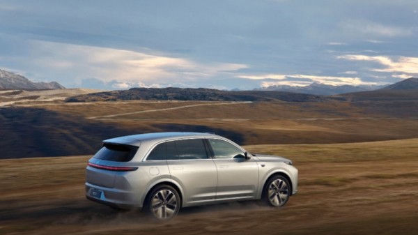 В РФ появился китайский гибридный кроссовер Lixiang L7