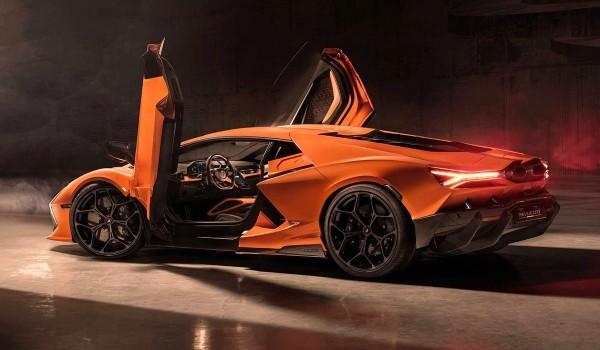 Представлен наследник Авентадора: Lamborghini Revuelto Представлен наследник Авентадора: Lamborghini Revuelto
