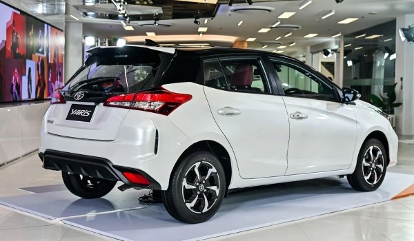 Альтернативный хэтчбек Toyota Yaris: рестайлинг вместо новой модели Альтернативный хэтчбек Toyota Yaris: рестайлинг вместо новой модели