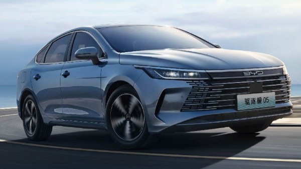В РФ начали продавать гибридные седаны BYD Destroyer 05