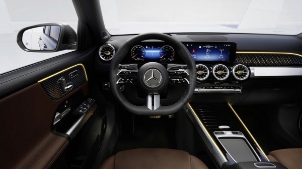 Дебютировали обновлённые кроссоверы Mercedes-Benz GLA и GLB