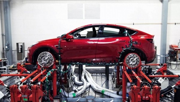 Компания Tesla запатентовала дизайн уникальных колпаков для колес электрического пикапа Cybertruck