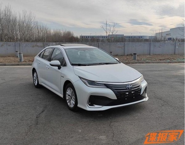 Компания Toyota представила гибридную версию комфортного седана Toyota Allion Компания Toyota представила гибридную версию комфортного седана Toyota Allion