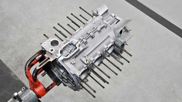 Porsche будет выпускать новый магниевый блок цилиндров для старых Porsche 911 Porsche будет выпускать новый магниевый блок цилиндров для старых Porsche 911