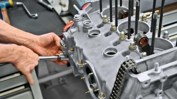 Porsche будет выпускать новый магниевый блок цилиндров для старых Porsche 911 Porsche будет выпускать новый магниевый блок цилиндров для старых Porsche 911