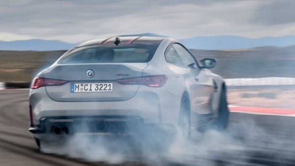 Посмотрите, как быстро BMW M4 CSL проезжает Нюрбургринг